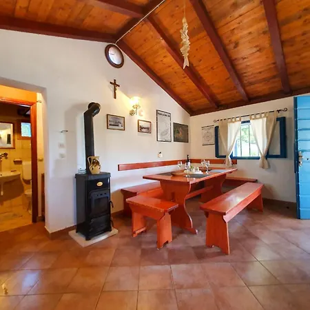 Ribarska Kuca Dario * Murter