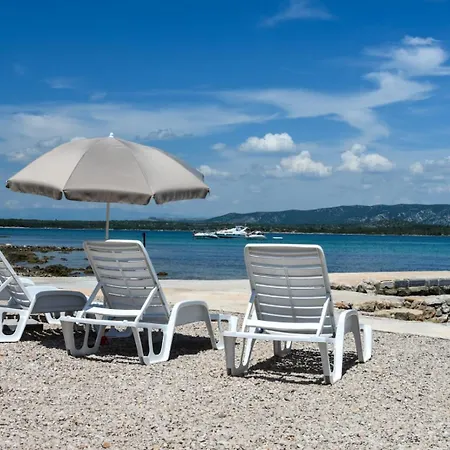 Ribarska Kuca Dario * Murter