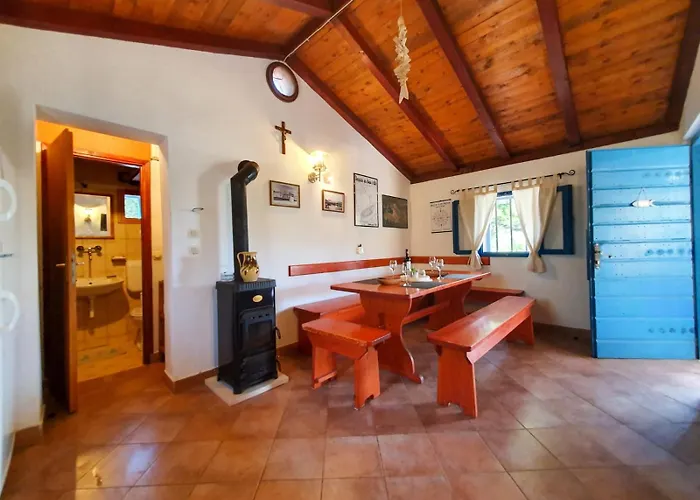 Ribarska Kuca Dario * Murter